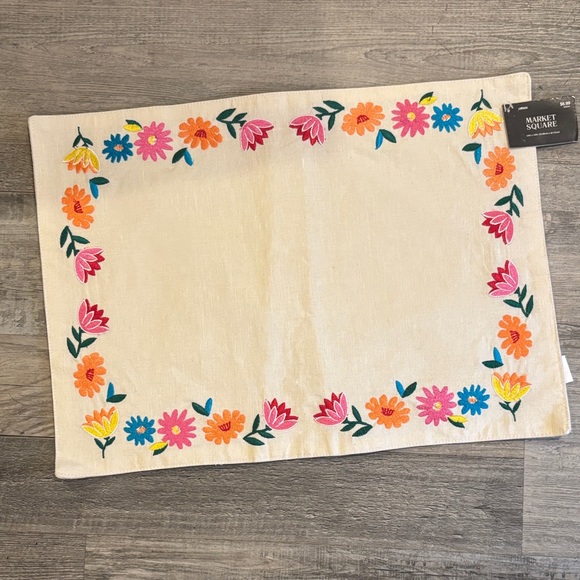 Other - Set of 6-Floral Embroidered Placemats-NEW